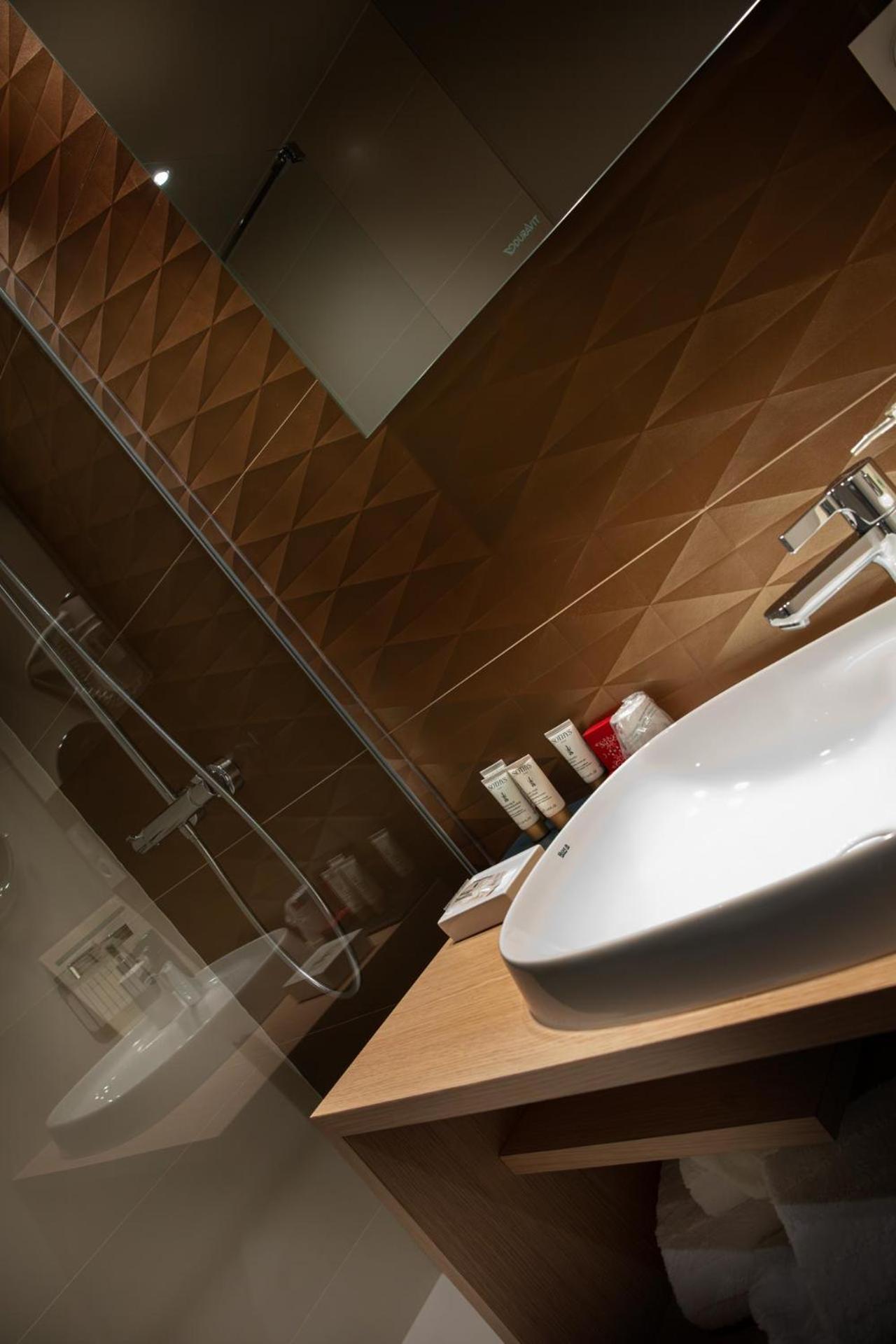L'Aubiniere Hotel Restaurant & Spa Saint-Ouen-les-Vignes Εξωτερικό φωτογραφία