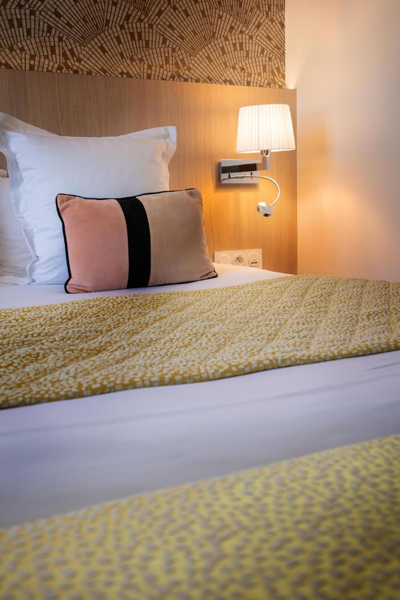 L'Aubiniere Hotel Restaurant & Spa Saint-Ouen-les-Vignes Εξωτερικό φωτογραφία