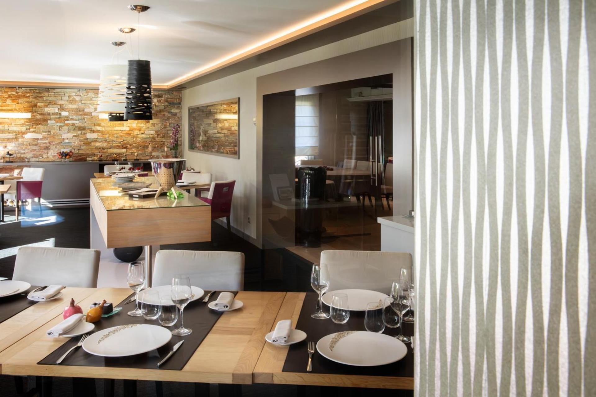 L'Aubiniere Hotel Restaurant & Spa Saint-Ouen-les-Vignes Εξωτερικό φωτογραφία