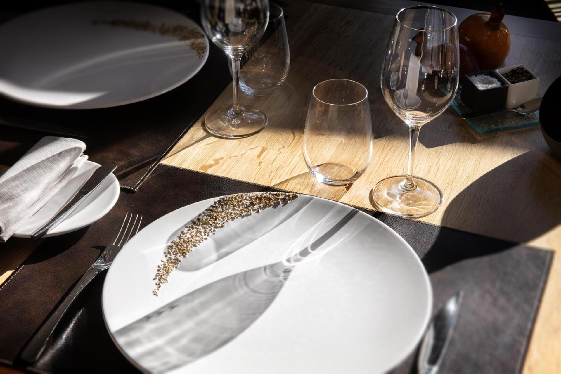L'Aubiniere Hotel Restaurant & Spa Saint-Ouen-les-Vignes Εξωτερικό φωτογραφία