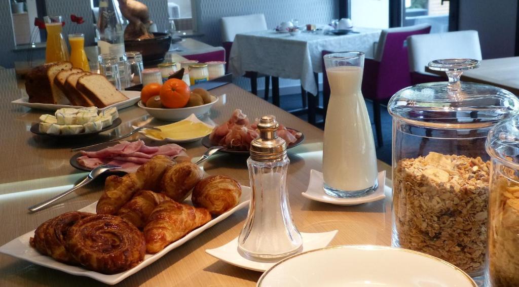 L'Aubiniere Hotel Restaurant & Spa Saint-Ouen-les-Vignes Εξωτερικό φωτογραφία