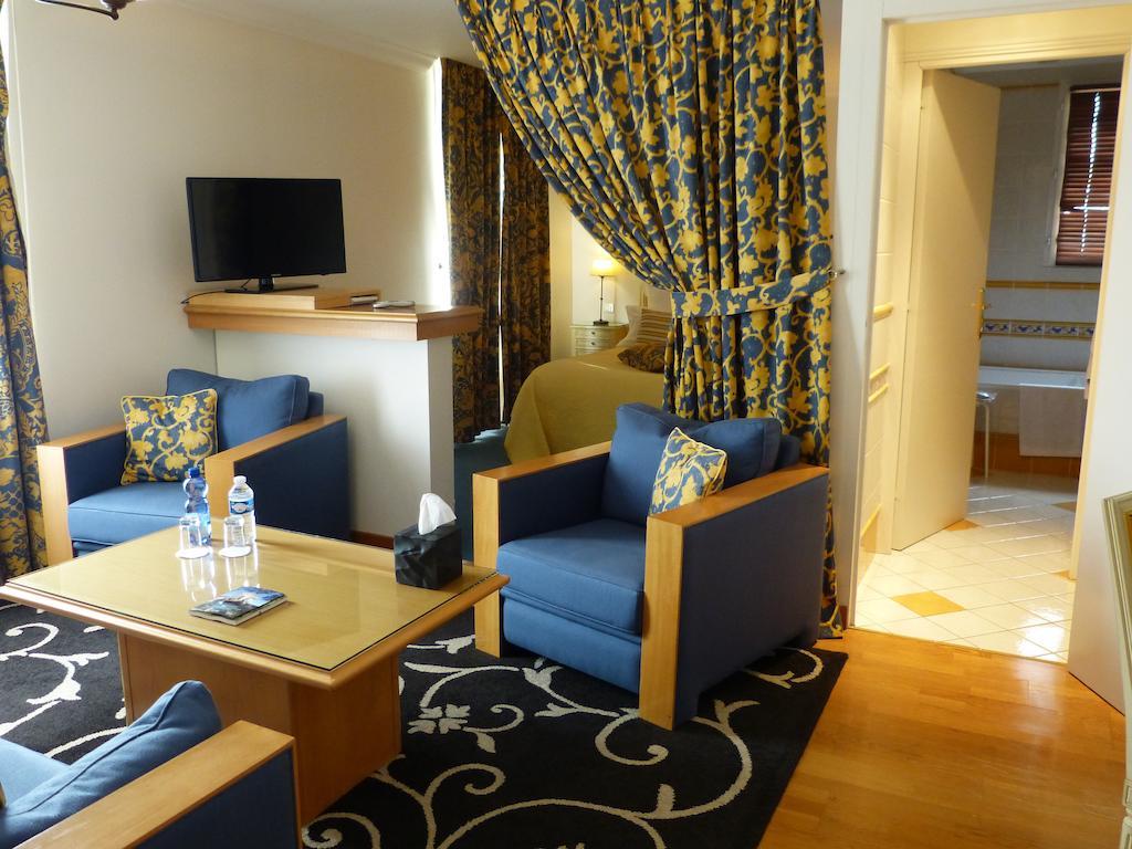 L'Aubiniere Hotel Restaurant & Spa Saint-Ouen-les-Vignes Δωμάτιο φωτογραφία