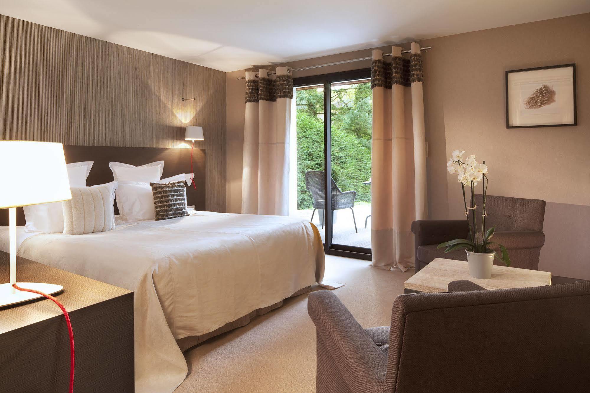 L'Aubiniere Hotel Restaurant & Spa Saint-Ouen-les-Vignes Εξωτερικό φωτογραφία