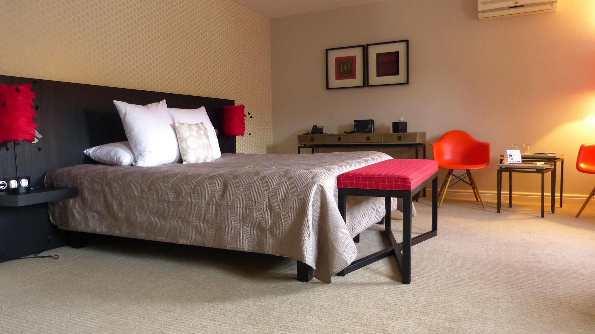L'Aubiniere Hotel Restaurant & Spa Saint-Ouen-les-Vignes Εξωτερικό φωτογραφία